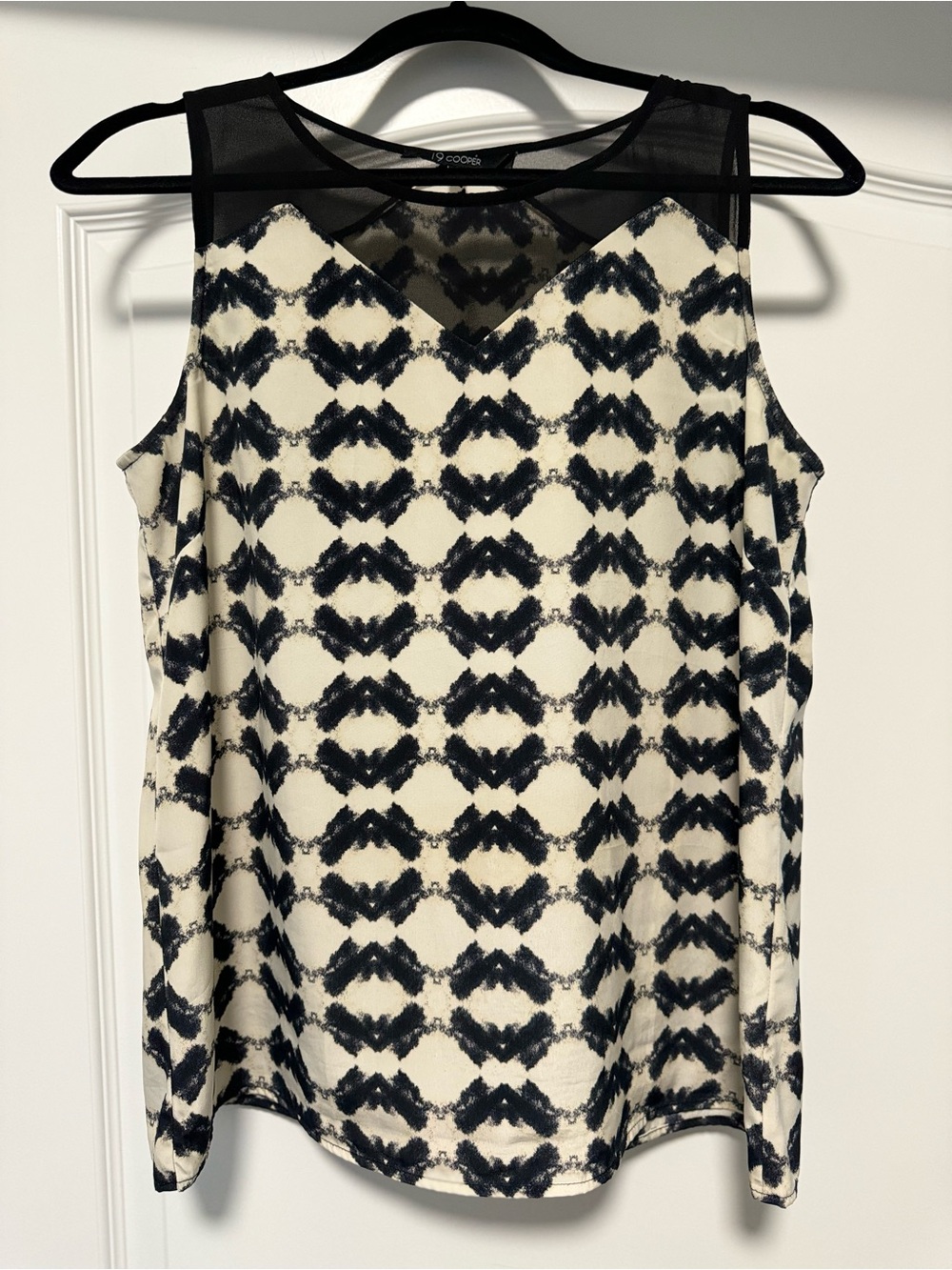 19 Cooper Black Ivory Ikat Print Sleeveless Blouse Size M Sheer Mesh Neck Top